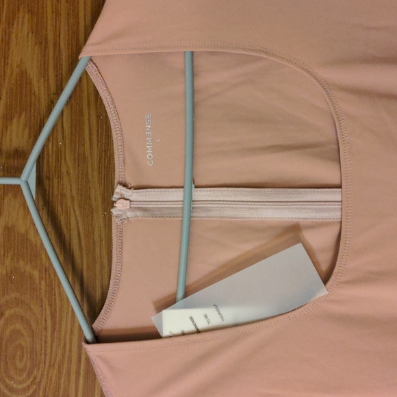 Commense Scoop Neck Unitard - Picture 4 of 4